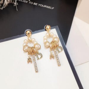 Women’s earrings pearl earrings