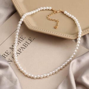 European Fashion Exaggerated Imitation Pearl Necklace Lock Round Coin Pendant Clavicle Chain Necklace