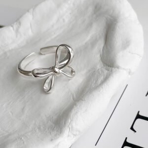 Women’s Irregular Lines Fashion Ring